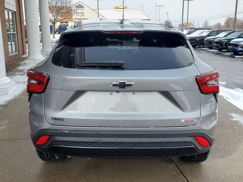 New 2025 Chevrolet Trax RS w/ Sunroof Package image 6