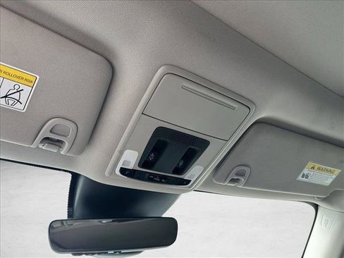 Used 2024 Honda Pilot Touring image 17