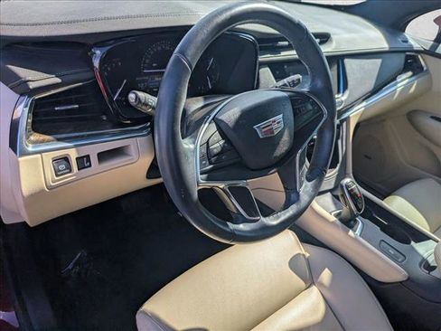 Used 2017 Cadillac XT5 FWD image 10