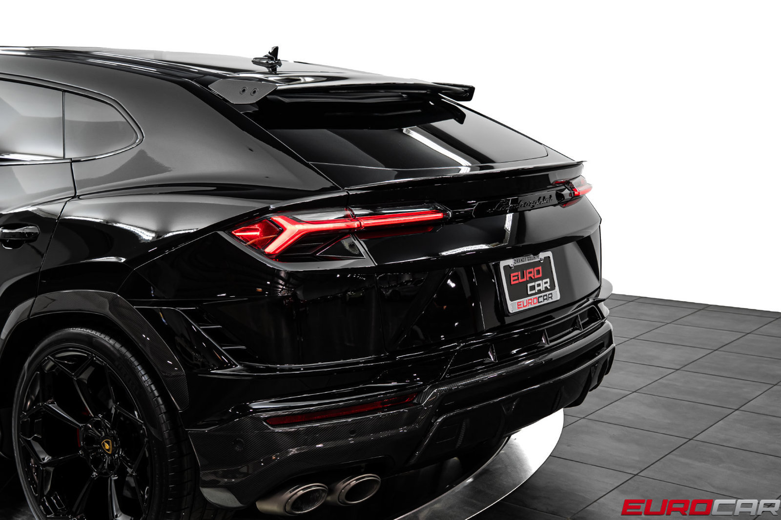 Used 2023 Lamborghini Urus Performante AWD/4WD image 21