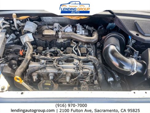 Used 2018 Land Rover Discovery Sport SE image 24