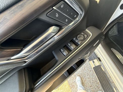 Certified 2024 GMC Sierra 2500 SLT w/ SLT Premium Package image 23