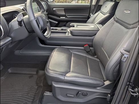 Used 2025 Ford Expedition Max Platinum w/ Driver's Package image 16