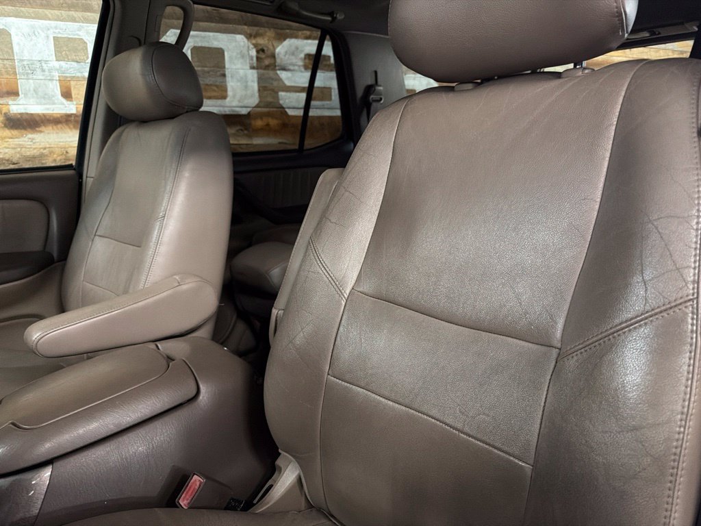 Used 2004 Toyota Sequoia Limited w/ Preferred Accessory Pkg AWD/4WD image 3