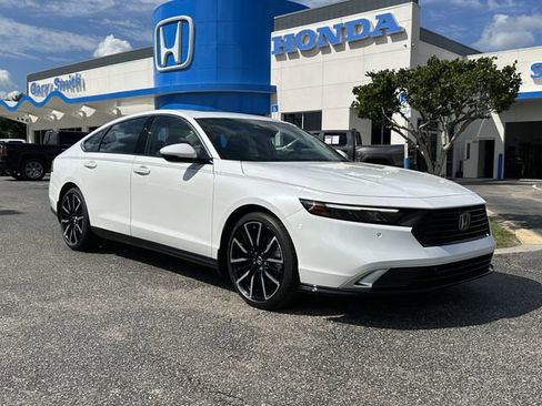 New 2025 Honda Accord Touring image 2