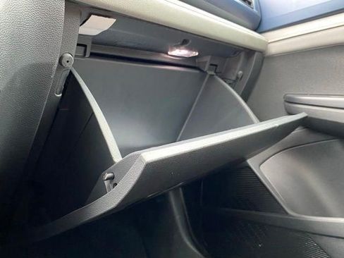 Used 2024 Volkswagen Taos SE image 33