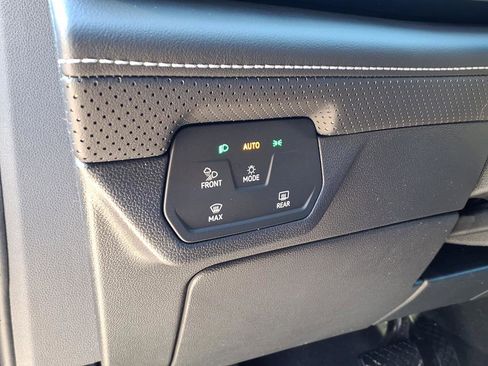 New 2026 Volkswagen Atlas Cross Sport SE image 36