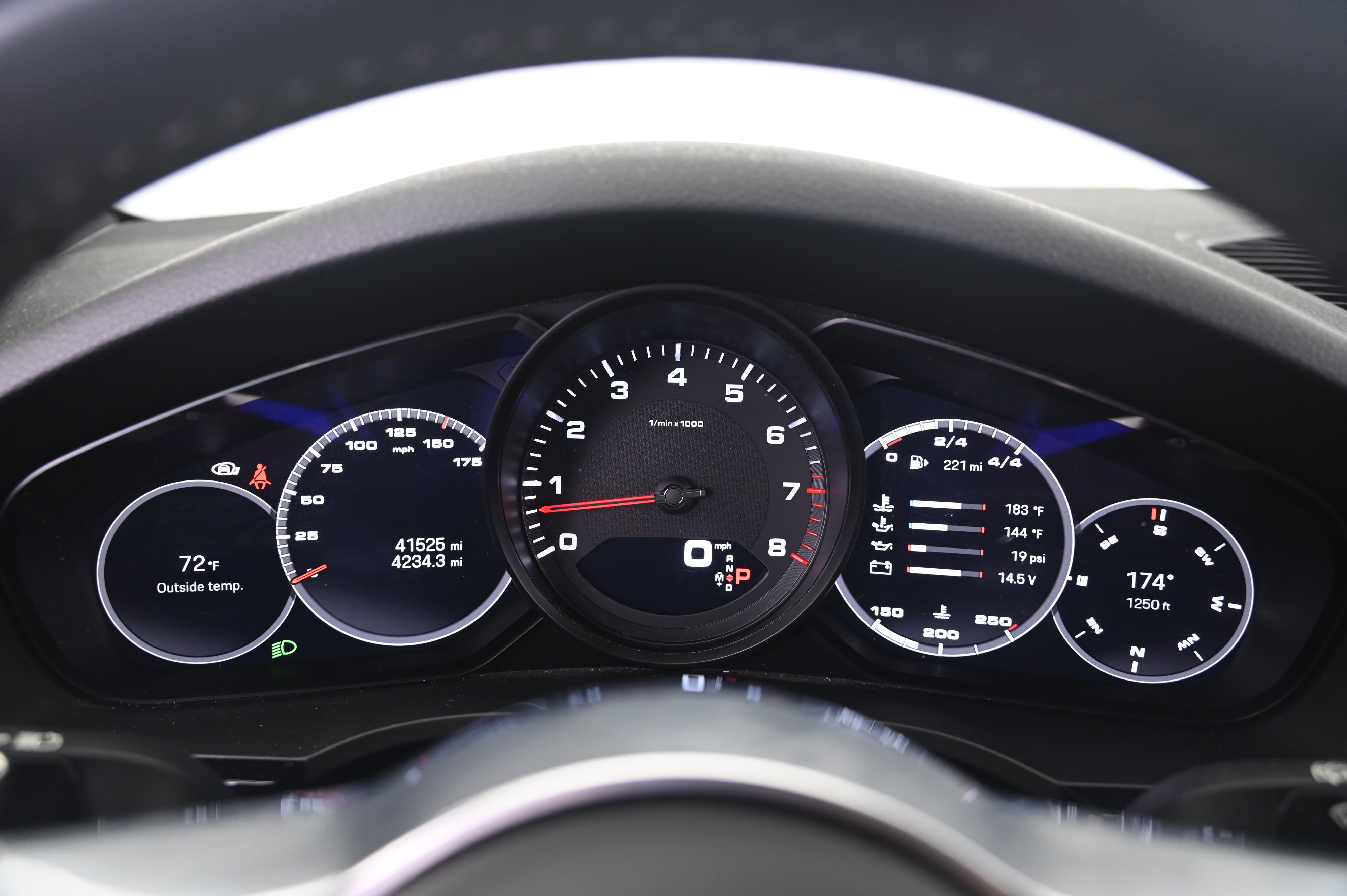 Certified 2023 Porsche Cayenne AWD/4WD image 36