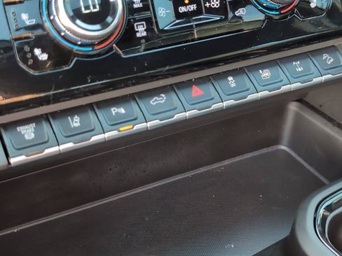 Used 2025 GMC Sierra 2500 AT4X AWD/4WD image 26