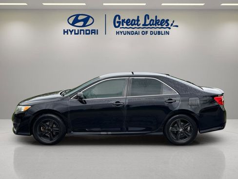 Used 2014 Toyota Camry SE FWD image 2