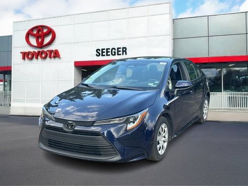 Used 2024 Toyota Corolla LE FWD image 11