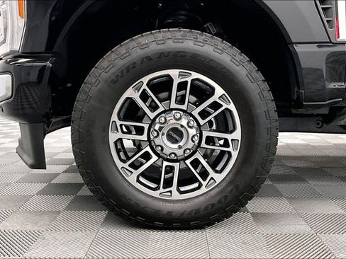 Used 2023 Ford F250 Limited AWD/4WD image 9
