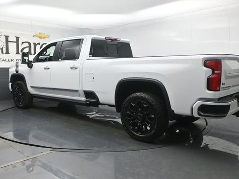 Used 2025 Chevrolet Silverado 2500 High Country w/ High Country Premium Package AWD/4WD image 33