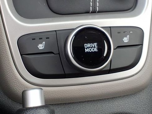 New 2026 Hyundai Venue SEL FWD image 11