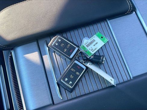 New 2026 Jeep Grand Wagoneer Limited AWD/4WD image 34
