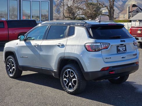 Used 2024 Jeep Compass Trailhawk image 3