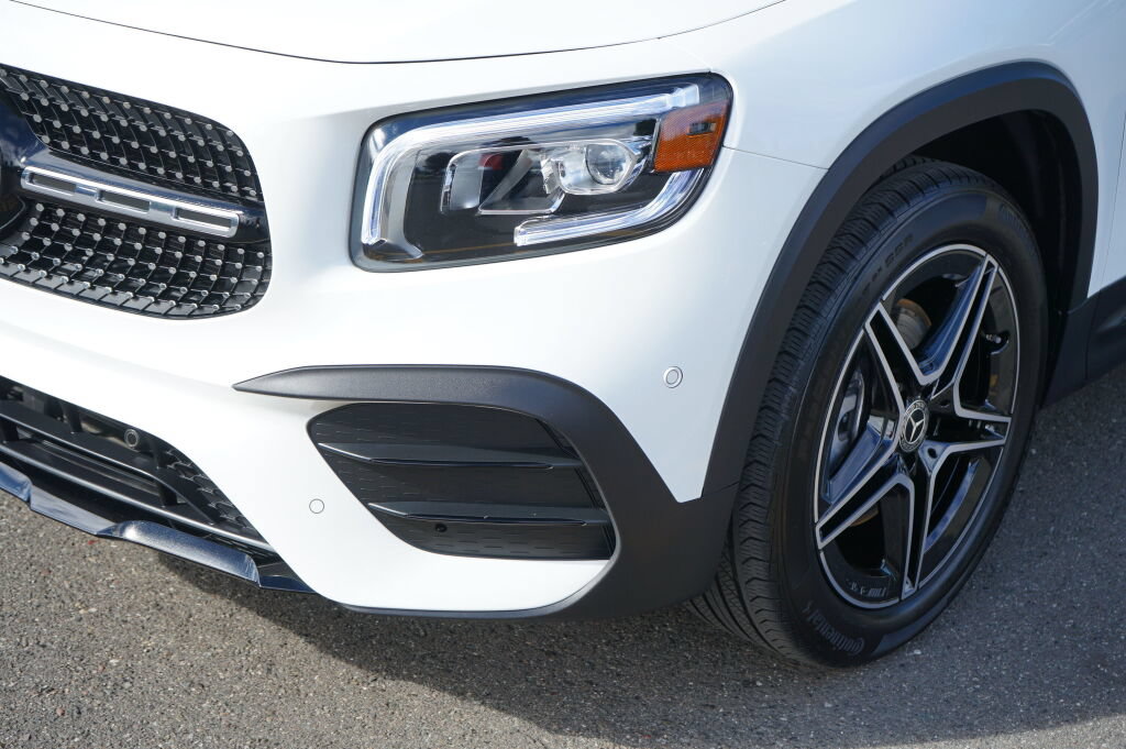 Used 2023 Mercedes-Benz GLB 250 4MATIC image 9