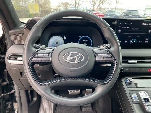 Used 2024 Hyundai Palisade Calligraphy image 11
