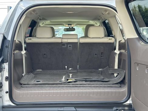 Used 2016 Lexus GX 460 w/ Premium Package AWD/4WD image 26