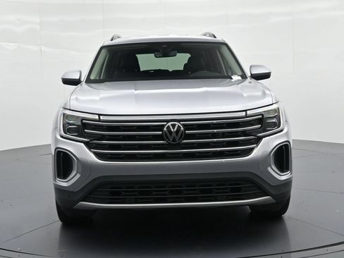 Used 2026 Volkswagen Atlas SE FWD image 3