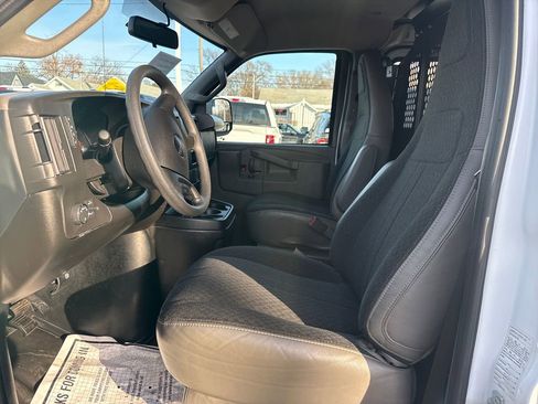 Used 2024 GMC Savana 2500 w/ Driver Convenience Package image 26