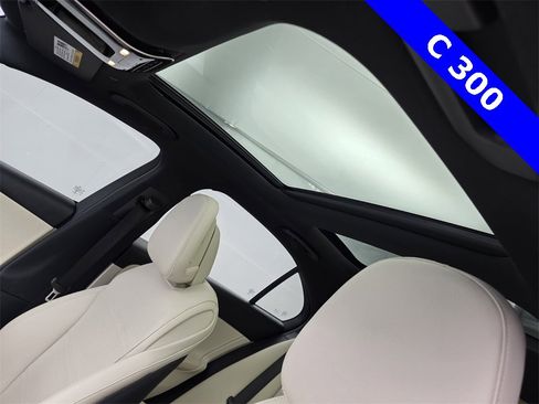 Used 2023 Mercedes-Benz C 300 Sedan image 12