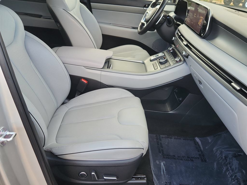 Used 2025 Hyundai Palisade SEL AWD/4WD image 14