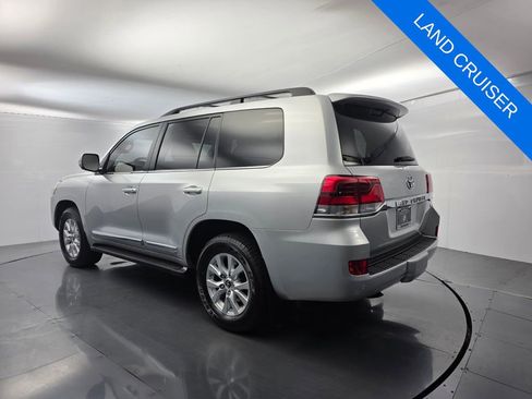Used 2018 Toyota Land Cruiser image 6