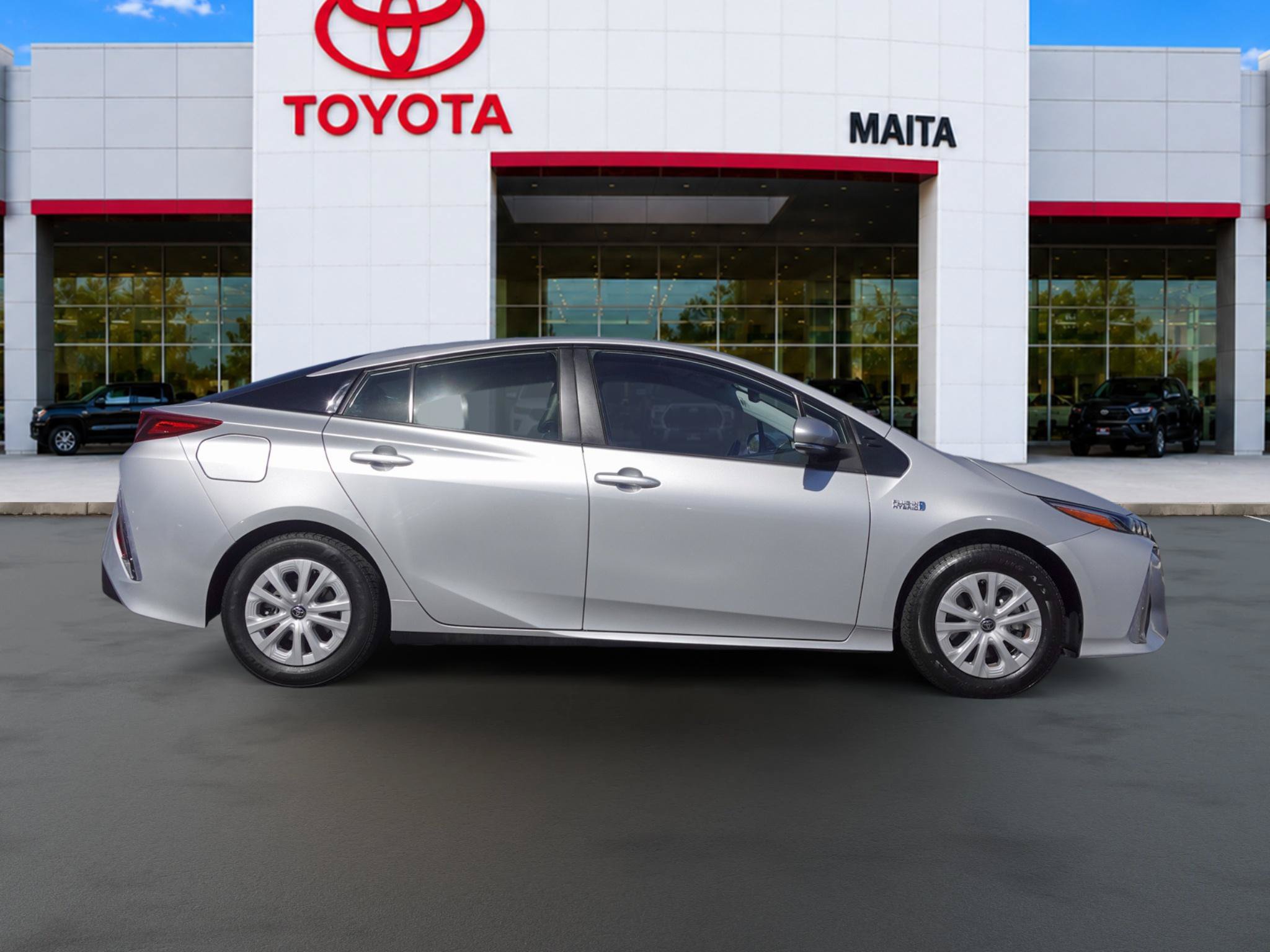 Used 2022 Toyota Prius Prime XLE FWD image 2