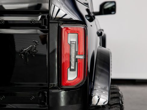 Used 2025 Ford Bronco Outer Banks AWD/4WD image 18