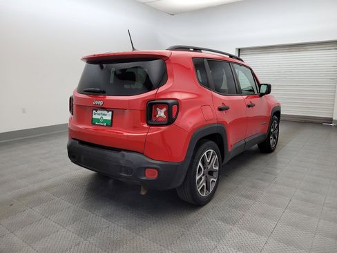 Used 2015 Jeep Renegade Latitude FWD image 9