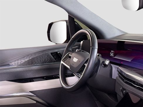 Used 2025 Cadillac Escalade IQ Sport 1 w/ Smart Trailering package image 38