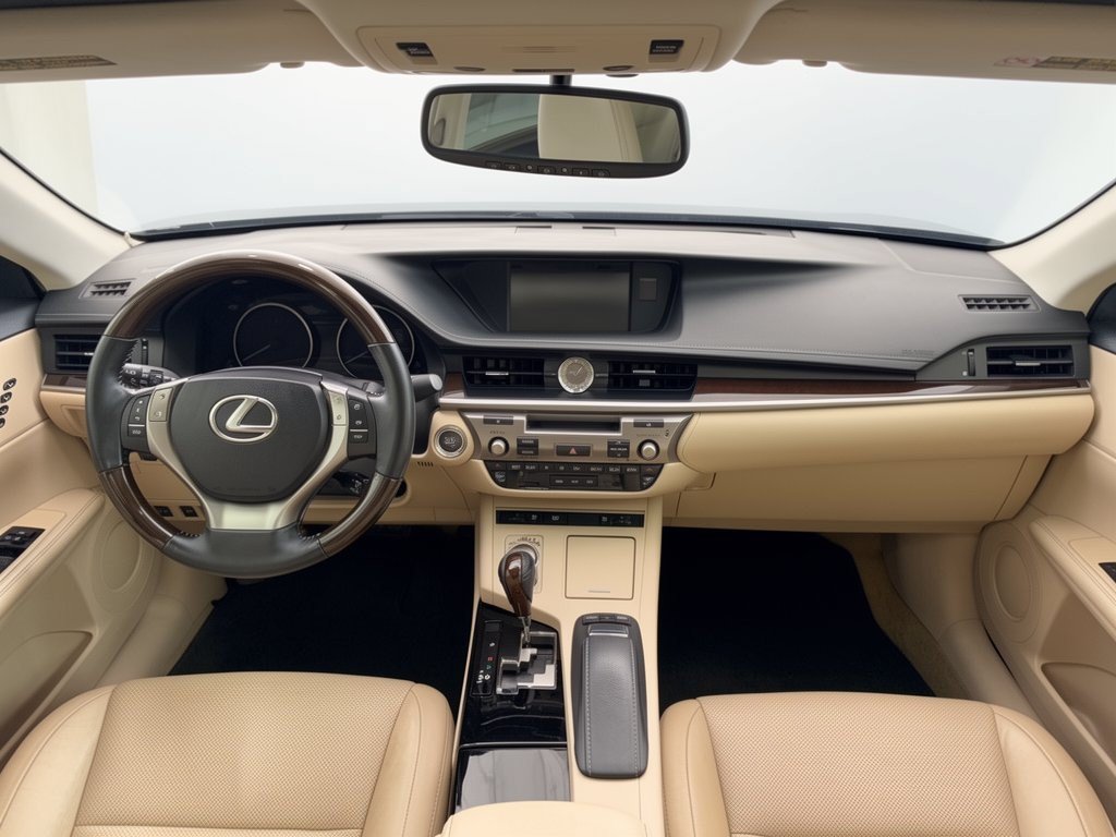 Used 2014 Lexus ES 350 w/ Luxury Package FWD image 17
