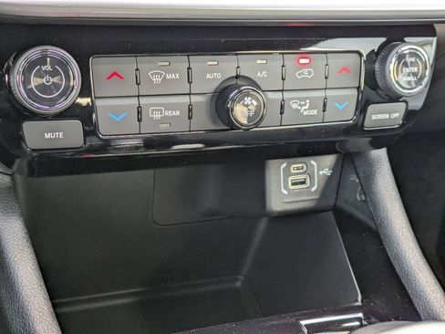 New 2026 Jeep Compass Limited AWD/4WD image 18