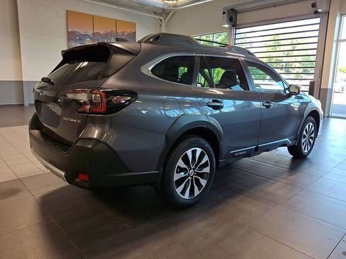 Certified 2025 Subaru Outback Limited AWD/4WD image 6