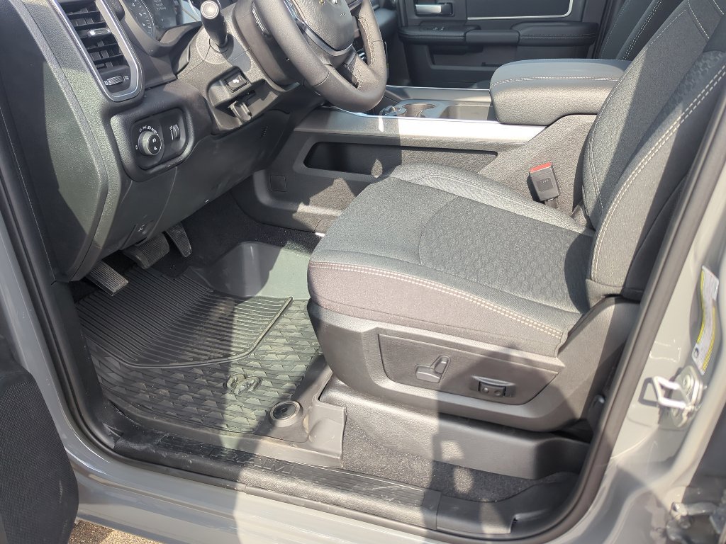 New 2026 RAM 2500 Big Horn AWD/4WD image 35