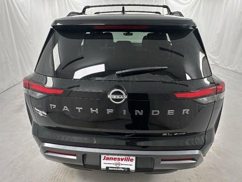 New 2026 Nissan Pathfinder SL image 4