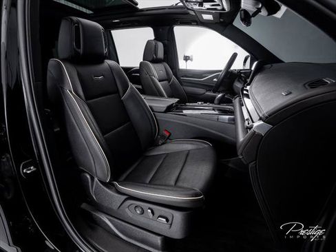Used 2022 Cadillac Escalade Sport w/ Touring Package AWD/4WD image 38