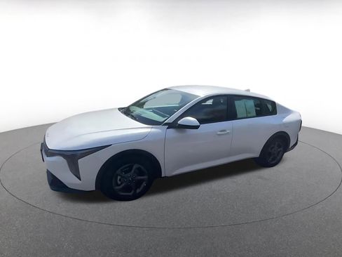 Used 2025 Kia K4 LXS image 9