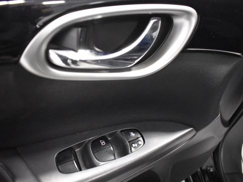Used 2018 Nissan Sentra SV FWD image 15