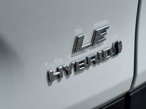 Used 2023 Toyota RAV4 LE AWD/4WD image 33