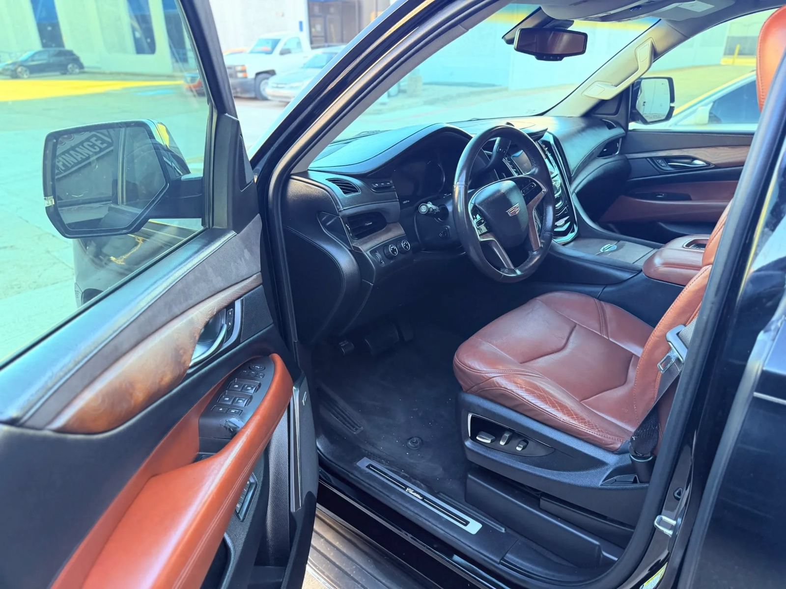 Used 2016 Cadillac Escalade ESV Luxury AWD/4WD image 8