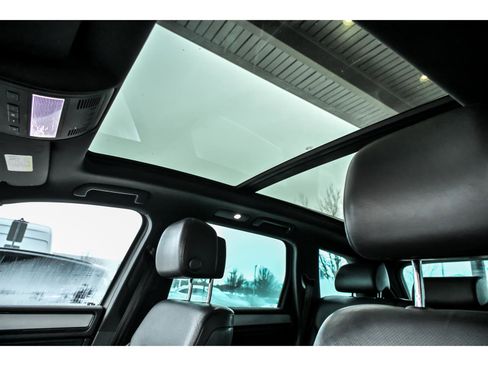 Used 2017 Volkswagen Touareg Wolfsburg Edition image 13