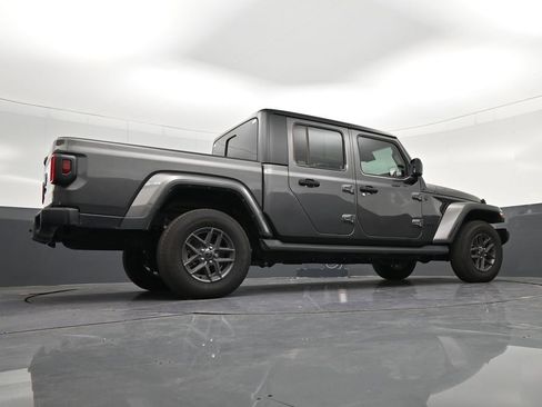 Used 2025 Jeep Gladiator Sport AWD/4WD image 26