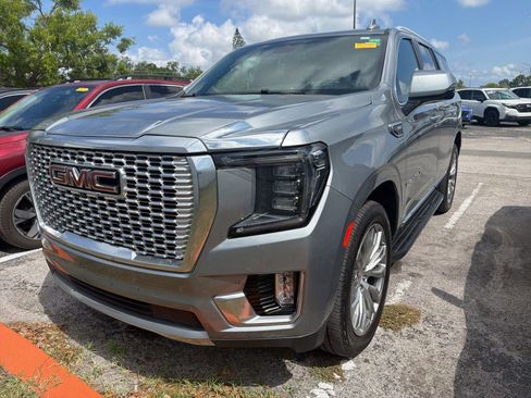 Used 2023 GMC Yukon Denali AWD/4WD image 3