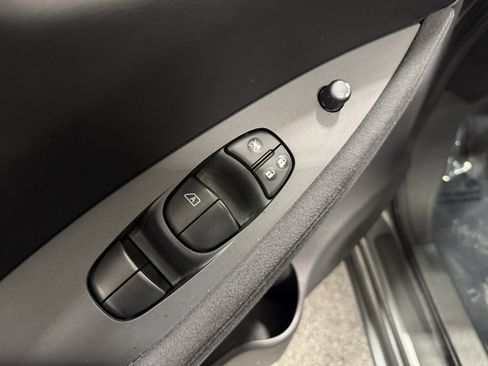 Used 2017 Nissan Leaf S w/ Charge Package image 22