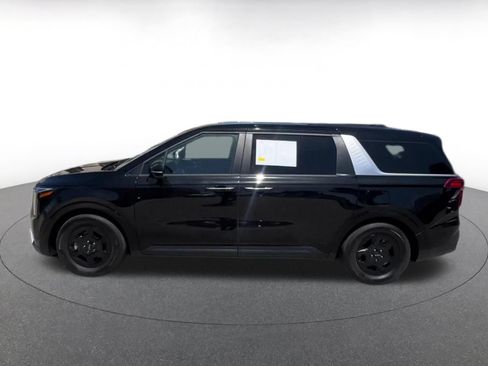 Used 2026 Kia Carnival FWD image 9