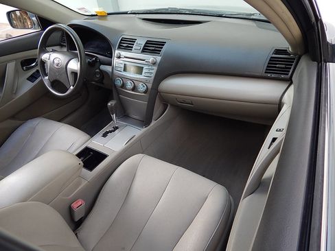 Used 2009 Toyota Camry LE image 16