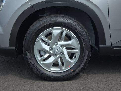 Used 2026 Hyundai Venue SE FWD image 23