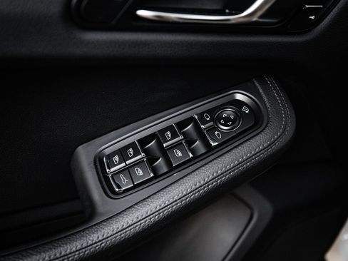 Certified 2023 Porsche Macan AWD/4WD image 22